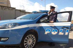 Ancona, volante della Polizia di Stato