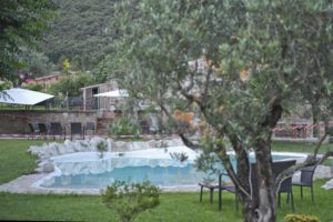 La piscina dove è stata ritrovata senza vita Maria Ungureanu, la bimba di dieci anni trovata morta il 20 giugno nella piscina di un casale a San Salvatore Telesino, piccolo paese agricolo a una trentina di chilometri da Benevento, 21 giugno 2016. ANSA / CIRO FUSCO