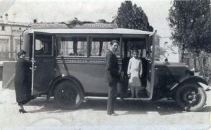 Luigi Mancini  e due donne BUS GISSANA - anni trenta