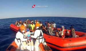 Migranti: soccorsi in 400 nel Canale di Sicilia