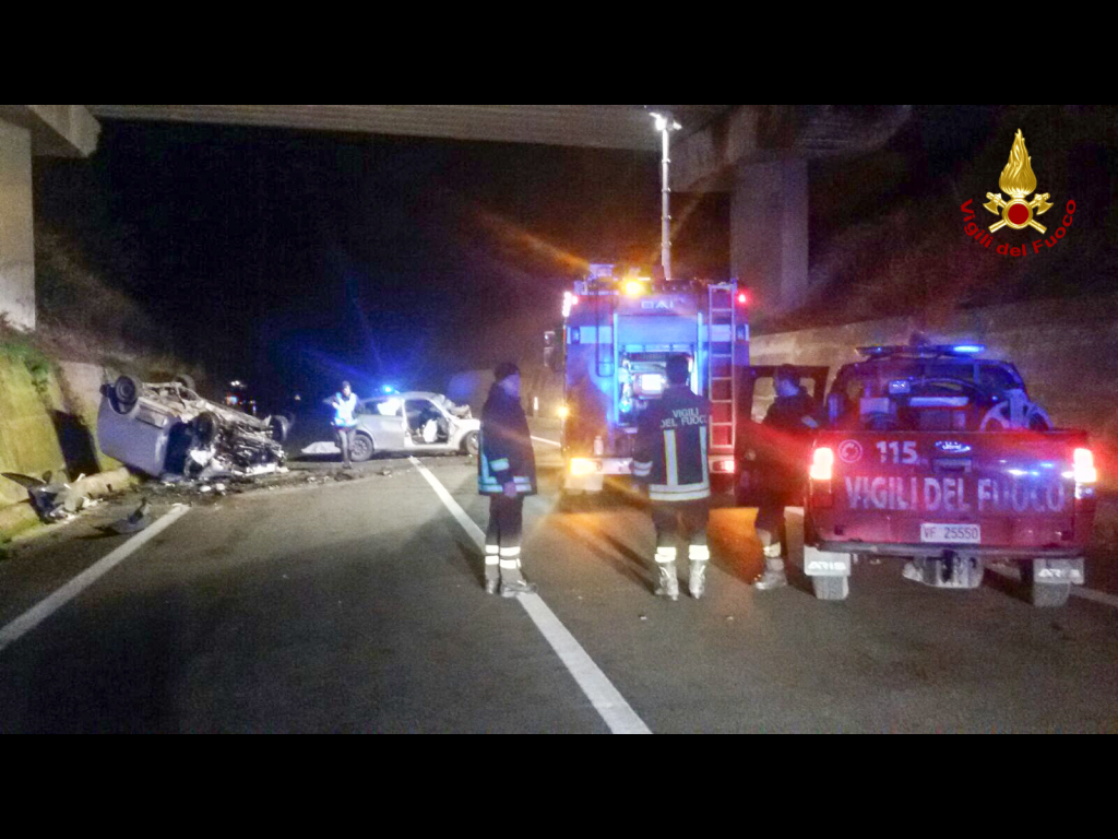 Auto sotto un tir sulla Trignina: due morti e due feriti gravi Auto sotto un tir sulla Trignina: due morti e due feriti gravi