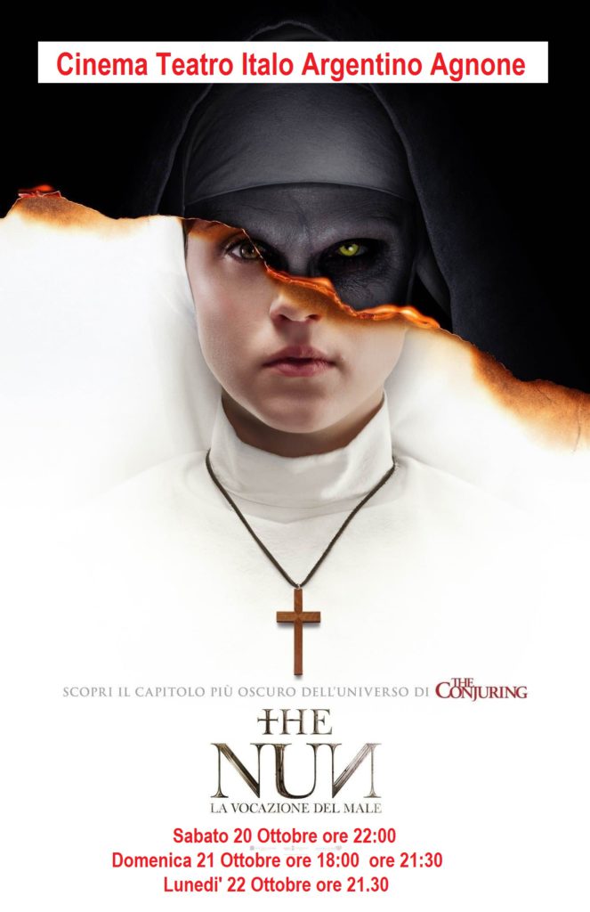 Giovane suora di clausura si toglie